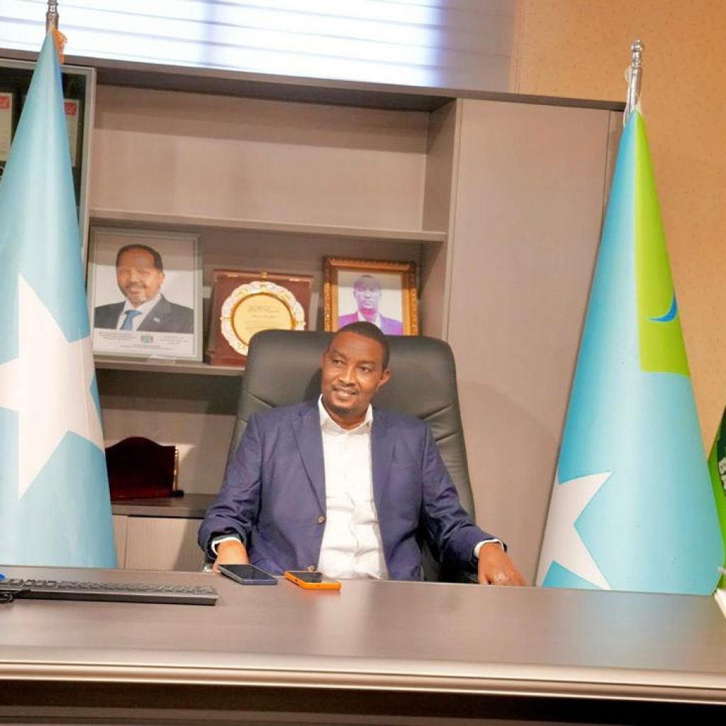 Guddoomiye Ku-xigeenka 2-aad ee Arrimaha Bulshada degmada Balcad, Mudane Axmed Maxamed (Wadaad), ayaa si diiran ugu soo dhaweeyay wafdi ka socda Wasaaradda Beeraha iyo Waraabka JFS.